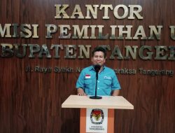 Inuar Epindi Gumay, Bacaleg DPRD Dapil 1 Partai Gelora Indonesia Siap Bertarung Di Pemilu 2024,Saat Penyerahan Berkas Di KPUD.