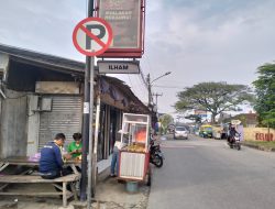 Bangunan Liar Tempati Bahu Jalan Sepanjang Pasar Gudang Tigaraksa