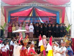 *Pelepasan Siswa Siswi (PENSI) Kelas Enam Dan Kenaikan Kelas SD-Negri Tapos Berlangsung Haru*