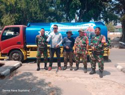 Danramil Koramil 2108 Cariu Melalui Bhabinsa Desa Bagikan Bantuan Air Bersih Dimusim Kemarau Untuk Warga