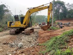 Samisade Desa Karyamekar Tahap II Lanjutkan Pembangunan Jalan