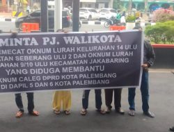 Puluhan Massa Aksi dari AMP dan PPD Geruduk Aksi Demo di Kantor Walikota Palembang