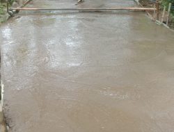 Pelebaran Jalan Menuju Makom Keramat Eyang Surya Padang