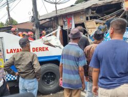 *Penanganan Kecelakaan Lalu Lintas Beruntun Kendaraan Roda Empat Dan Dua  dilakukan Pihak Kepolisian Polsek Cisarua Dan Unit Laka Lantas Ciawi*