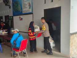 Bhabinkamtibmas Desa Heuleut Awasi Penyaluran Bantuan Pangan Cadangan Beras Pemerintah