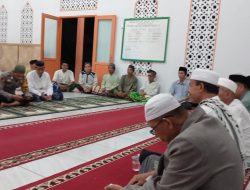 Bersama Forkopimcam Sebawi Anggota Koramil 1208-01/Sambas Laksanakan Safari Ramadhan