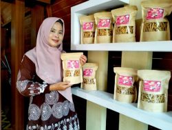 Bukit Asam (PTBA) Bantu Warga Desa Bangkitkan Usaha Jamur Tiram