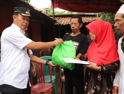 *Pj. Bupati Bogor Tinjau Langsung Lokasi Longsor di Babakan Madang Sekaligus Serahkan Bantuan Kepada Para Korban Bencana*
