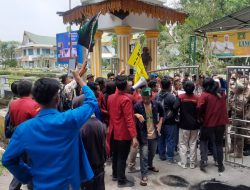 Aksi Unjuk Rasa Yang Menggema Dari Kelompok CIpayung Plus, Dipimpin Oleh Agung Tidio (Ketua IMM Langkat) Dan Agung Prabowo (Ketua PMII Langkat).