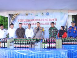 Kapolres Sumbawa Barat Lakukan Pemusnahan BB Miras Hasil Operasi Pekat Rinjani Tahun 2024