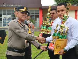 Kapolres Muara Enim Berikan Penghargaan Pada Satker dan Polsek dalam Pengungkapan Kasus Operasi Pekat I Musi 2024