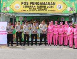 Pos Pam Talang Siring Menjadi Salah Satu Tempat Kunjungan Kapolres Pamekasan bersama ibu Ketua Bhayangkari.