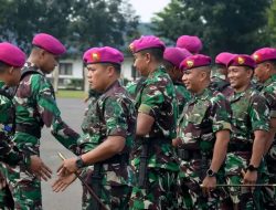 Penuh Antusias, Prajurit Petarung Yonif 1 Marinir Ikuti Halal Bihalal Dan Olahraga Bersama Komandan Brigif 2 Marinir