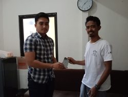 Sat Reskrim Polresta Mataram Dapat Apresiasi Seorang Warga WNA Atas Pengembalian Barang Yang Jatuh Di Gili Meno