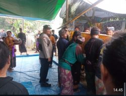 Bhabinkamtibmas Desa Selelos, Sambang Duka dan Berikan Penghormatan Terakhir kepada Warga Binaan.