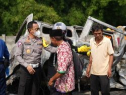 Kakorlantas Langsung Ke TKP Kecelakaan KM 58 Tol Japek, Imbau Pemudik Pastikan Kondisi dan Kendaraan Prima Saat Berkendara