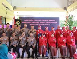 Kapolresta Mataram Berikan Doa dan Semangat Kepada Bhayangkari Pada HUT ke 44 YKB