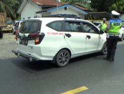 RAZIA GABUNGAN PENERTIBAN IZIN TRAYEK ANGKUTAN UMUM BERJALAN LANCAR 