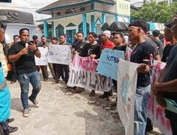 Ini Kata Manager PLN Saat Pemuda Berani Aksi ( PEMBERSI ) Ketika Demo Di Kantor UPT PLN Kota Pinang