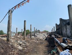 Polsek Leuwiliang Bersama Forkompican Dan Perangkat Desa Sadeng Tangani Sekaligus Pengamanan Terkait Adanya Warga Yang Protes Limbah Kecap di Desa Sadeng