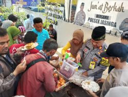 KAPOLSEK, Jasinga Turun Langsung Melayani Mayarakat Dalam Rangka Jumat Curhat Dan Ajak Warga Makan Gratis Dalam Rangka Jumat Berkah 