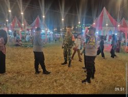 Jamin Rasa Aman, TNI-Polri Di Lopok Lakukan Patroli Ke Pasar Malam