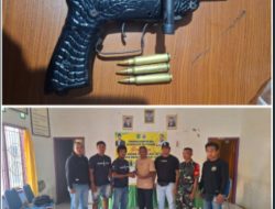 Kades Parangina Serahkan Senpi Rakitan Laras Pendek pada Tim Puma 2 Polres Bima Kota