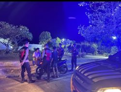 Personil Turjawali Sat Samapta Polres Bima Kota Polda NTB Melaksanakan Patroli Dialogis Memberikan Himbauan dan Pesan-pesan Kamtibmas
