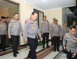 Kapolres Loteng Dampingi Kapolda NTB Sambut Kedatangan Kapolri Di Bizam.