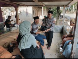 Polsek Prabarda Berikan Bantuan Paket Sembako Dan Layanan Pengobatan Gratis Bagi Lansia