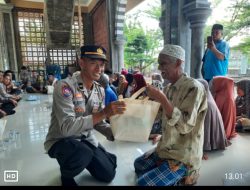 Jumat Berkah, Polresta Mataram Kunjungi Masyarakat Lansia Desa Sesela