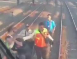 Pria Nekat Hendak Bunuh Diri di Stasiun Sidoarjo dengan Menabrakkan Diri