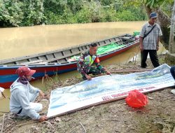 Babinsa Pangkalan Kongsi Bersama Dinas Terkait Pasang Spanduk Larangan Tangkap Ikan Gunakan Bahan Kimia Dan Peledak
