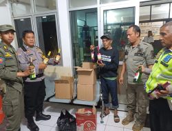 Polsek Ciampe Amankan Pemilik Berikut Barang Bukti Minuman Keras dari Toko Jamu di Cikupa, Bogor
