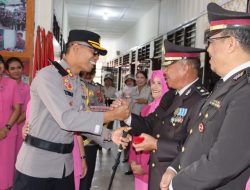 Upacara Pedang Pora Lepas 2 Perwira Polres Dairi Masuk Masa Purna Bakti, Kapolres Dairi : Terimakasih Atas Pengabdiannya