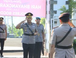 KAPOLRES BOGOR: Selaku Pimpinan Ziarah Rombongan Dalam Rangka Menyambut Hut Bhayangkara Ke 78 Di Ikuti Pejabat Utama, Para Kapolsek Dan Personil Polres Bogor di Taman Makam Pahlawan Pondok Rajeg