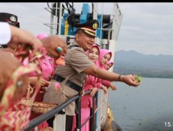 Polres Bima Kota Laksanakan Upacara Tabur Bunga di Laut untuk Mengenang Jasa Pahlawan
