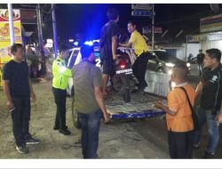 POLSEK CIAMPEA TANGANI LAKA LANTAS DI JALAN RAYA WARUNG BORONG DS. BOJONG RANGKAS KEC. CIAMPEA BERSAMA UNIT LAKA LANTAS POLRES BOGOR LAKUKAN OLAH TKP