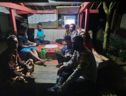 Bhabinkamtibmas Wilayah Hukum Polsek Rumpin Cek Poskamling Warga Masyarakat Sekaligus Menjalin Kedekatan bersama Dengan Warga Desa Binaan