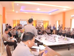 Kesiapan Latihan Sispamkota Jelang Pilkada 2024, Polresta Mataram Gelar Tactical Floor Game