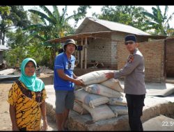 Kapolres Loteng Sumbang Puluhan Sak Semen Kepada Yayasan TAC Untuk Pembangunan Rumah Warga.