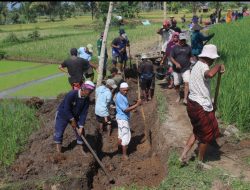 Dandim 1615/Lotim Apresiasi Semangat Gotong – Royong Warga Desa Loyok.