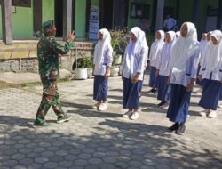 Kodim 1615/Lombok Timur Laksanakan Pelatihan PBB Untuk Siswa SMK Bajang NWDI Ajan Dalam Rangka Kegiatan Non Fisik TMMD Ke-121