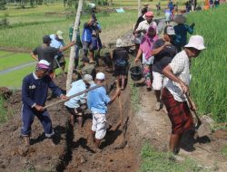 Antusiasme Tinggi Warga dalam Program TMMD di Desa Loyok, Kecamatan Sikur, Lombok Timur