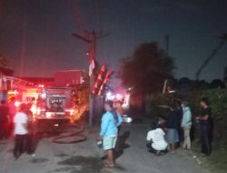 POLSEK GUNUNG SINDUR BERSAMA INSTANSI TERKAIT CEK OLAH TKP DAN EVAKUASI TERKAIT KEBAKARAN PABRIK PT OLYMPIC, KERUGIAN CAPAI 5 MILIAR