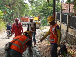 Bukti Kepedulian dan Atensi Pihak BBWS, Projek Bendungan Cijurey Bantu Perbaikan Jalan Pahae Nyengcle