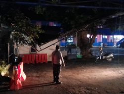 POLSEK CIAWI BERSAMA INSTANSI TERKAIT CEK LOKASI TKP KANOPI PARKIRAN SEKOLAH SMPN 1 CIAWI ROBOH AKIBAT CURAH HUJAN LEBAT