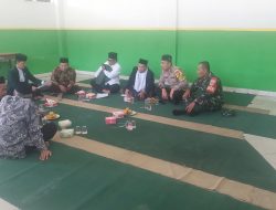 SINERGITAS KAPOLSEK DAN DANRAMIL WILAYAH HUKUM POLSEK CILEUNGSI GIAT COOLING SYSTEM TOKOH AGAMA DAN TOKOH MASYARAKAT BERI HIMBAUAN DAN JAGA KAMTIBMAS DI WILAYAH BINAAN DALAM PILKADA SERENTAK 2024