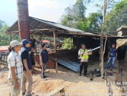 Patuhi Himbauan Polsek Sanga Desa, Warga Bongkar Mandiri Penyulingan Minyak Ilegal di Desa Keban I