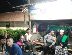 BHABINKAMTIBMAS WILAYAH POLSEK TENJO DESA CILAKU COOLING SYSTEM SAMBANG POS SISKAMLING WARGA BERI HIMBAUAN KAMTIBMAS KEPADA WARGA DESA BINAAN